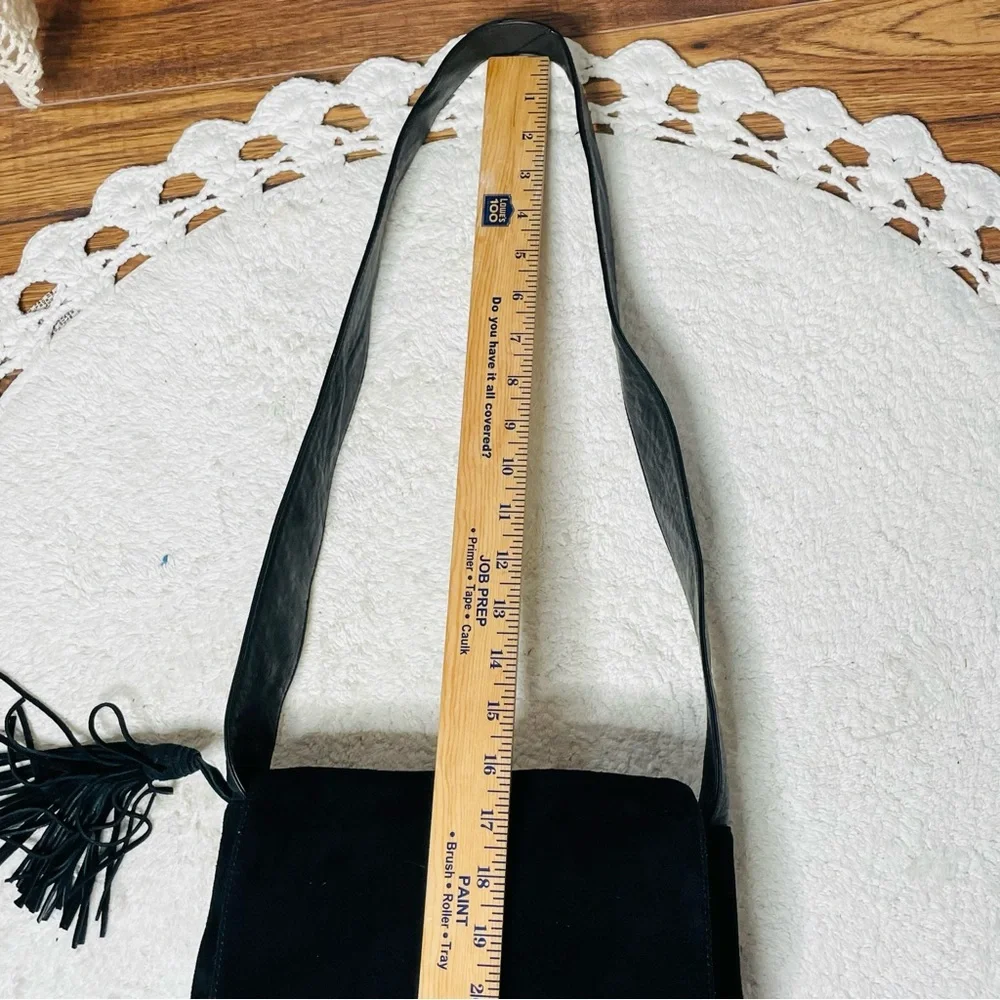 Lord & Taylor vintage boho hippie black leather and suede tassel shoulder bag - Picture 14 of 16